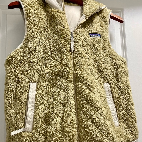 Reversible Patagonia Tan Sherpa Vest - Picture 4 of 6